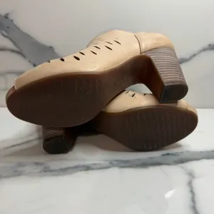 Clarks Women's Nude Leather Okena Posh Booties Sz 8 Closet Staple Minimalist thumbnail 7