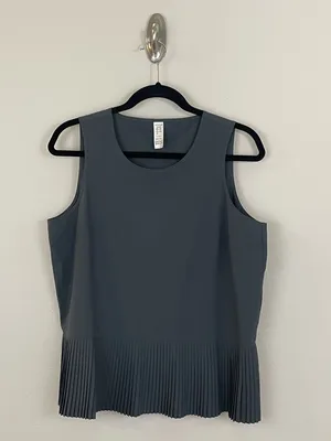 SPANX Yes, Pleats! Tank Top Pleated Hem Sleeveless Tank - Dark Gray Size Medium‎ thumbnail 2