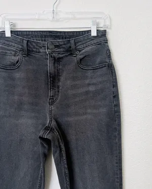 [American Eagle Outfitters] Washed Black High Rise Tapered Stretch Mom Jeans 6 thumbnail 7