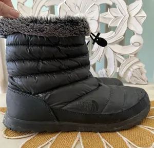 The North Face Womens‎ Thermoball Insulated Black Winter Snow Boots Sz 10 thumbnail 1