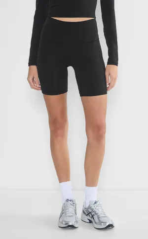 Aritzia Biker Shorts TNA thumbnail 1