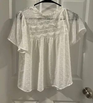 Francesca's White Blouse thumbnail 1