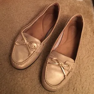 ❗️FINAL SALE ❗️ Clarks gold loafer flats thumbnail 1