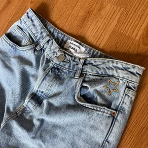 Reformation Cynthia High Rise Straight Jean Star Embroidered Sloane Size 28 thumbnail 4