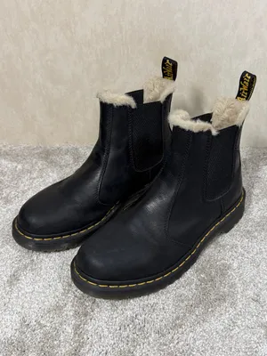 Dr. Martens Women’s 2976 Leonore Faux Fur Lined Chelsea Boots Leather in Black 9 thumbnail 4