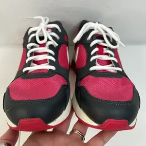 Nike Air Max Size 8.5 Coliseum Sneakers Racer Running Shoes Women's Pink Black thumbnail 10