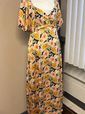 Sweetheart Floral Puff-Sleeve Midi Dress in Cream Floral thumbnail 4