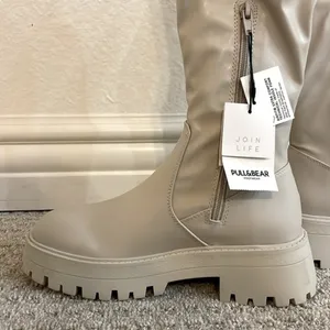 NWT- Pull & Bear Off White Over The Knee Chunky Heel Boots thumbnail 2