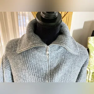 Modern STEVE MADDEN sweater 💖 thumbnail 5