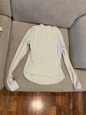 Lululemon Long Sleeve thumbnail 2