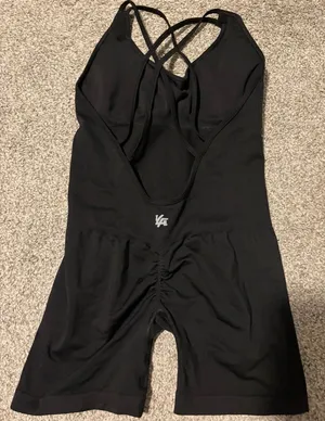 YoungLA Women’s Black Bodysuit Shorts Scrunch Size Medium EUC seamless core thumbnail 2