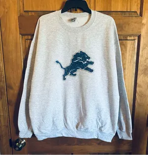 Detroit Lions sweater! NFL Gray Sweatshirt with Blue sequins Lion Logo size XXL thumbnail 1