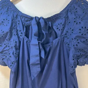 J. Crew Eyelet Puff Sleeve peasant eyelet resort top Medium Navy Blue Bow back thumbnail 5