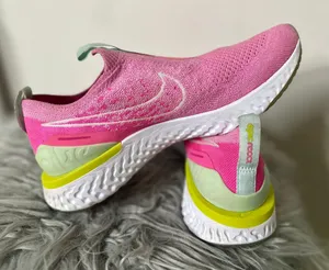 Nike Women’s Epic React Flyknit Running Shoes thumbnail 3