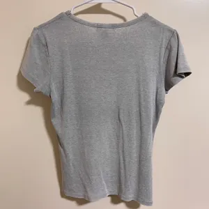Banana Republic Women’s Grey Short Sleeve Shirt Size Small (Used) thumbnail 2