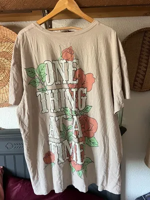 oversized Morgan Wallen shirt MEdium "one thing at a time" thumbnail 4