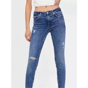 ✨Zara Mid Rise Skinny Ankle Sz 6 Jeans Raw Hem Dark Wash Distressed Destroyed✨ thumbnail 3