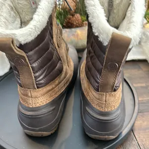 The North Face Women’s Brown Winter Boots thumbnail 3