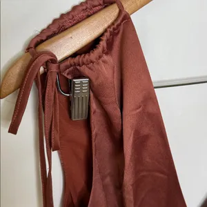 NWT LuLu’s Look off luxe rusty rose satin asymmetrical wide leg jumpsuit S thumbnail 7