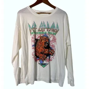 Daydreamer Medium Def Leppard Hysteria Oversized Graphic Tee White thumbnail 3