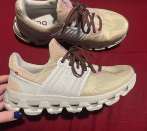 On Cloud x Free People Cloudswift 3 ad Running Shoes thumbnail 1