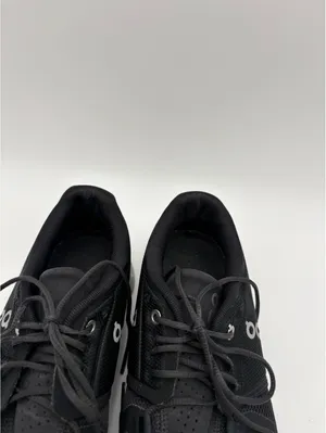 On Cloud Woman’s 7.5 Running Shoes - Excellent Condition-Running Or Casual thumbnail 5