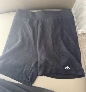 Alo yoga shorts  thumbnail 1