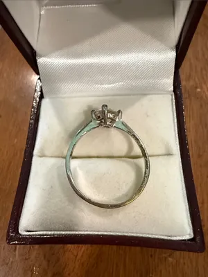 Vintage Classic Solitaire White Cubic Zirconia Silver-Tone Ring Size 8 thumbnail 5