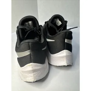 Nike Air Zoom Winflo 6 Women’s Size 8 Black White Running Shoes AQ8228-003 thumbnail 5