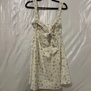 ZARA Cream Floral Satin Dress Size Large thumbnail 4