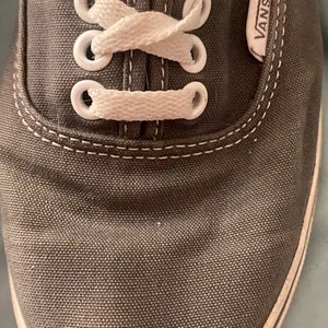 Vans Womens Gray Grey Low Top Tennis Shoes Size 7 Sneakers Used thumbnail 4