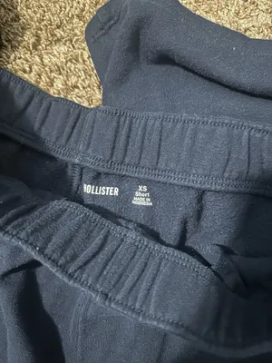 Navy blue hollister sweat seat thumbnail 4