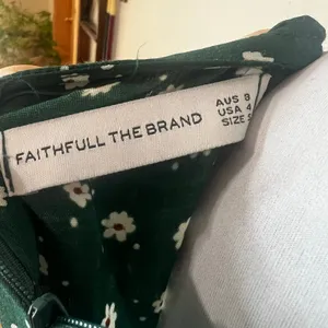 Faithfull The Brand Melia Floral Midi Dress in green white flowers WOMENS SMALL thumbnail 5