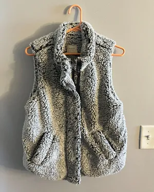 Faux Fur Zip-up Vest thumbnail 1
