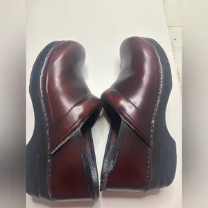 DANSKO PROFESSIONAL Burgundy Clogs Womens EU 40 US 9.5/10 Leather Comfort Shoes thumbnail 6