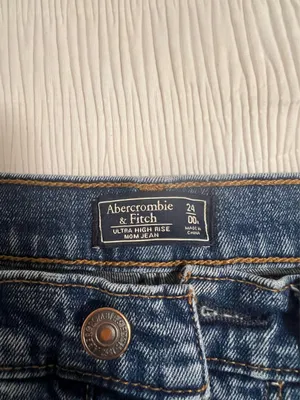 Abercrombie & Fitch Mom Jeans thumbnail 4