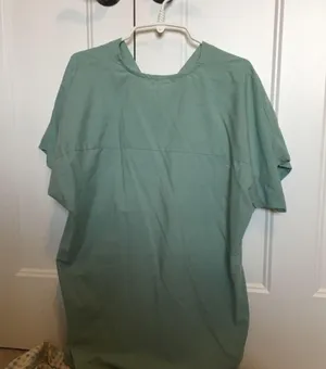 Women’s size large scrub top and jacket thumbnail 7