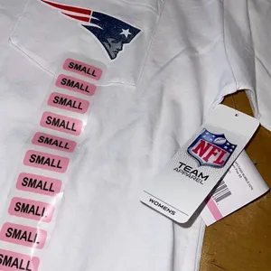 NFL Team Apparel Women’s Short Sleeve Tee New England‎ Patriot’s Small thumbnail 2
