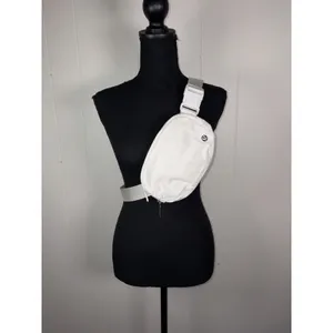 Lululemon Everywhere Belt Crossbody Bag 1L White thumbnail 2