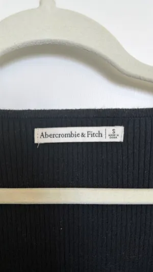 Abercrombie cropped sweater thumbnail 3