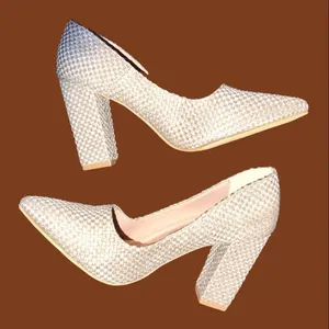Nwot! Adorable no tag tan weaved look pointy toe heels! thumbnail 3