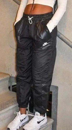 Nike Parachute Pants thumbnail 1