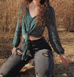 floral crop top thumbnail 1