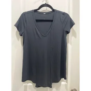 Lululemon Knot A Problem Tee Short Sleeves in Black Sz 4 / 6 thumbnail 3