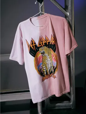 Urban Outfitters Def Leppard split dye tee tshirt band graphic crew short sleeve thumbnail 6