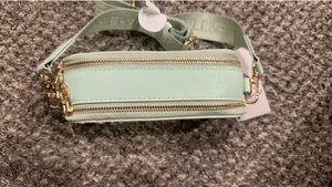 Valentino Orlando’s Purse thumbnail 4