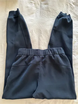 LULULEMON On The Fly Jogger in True Navy Sz. 2 thumbnail 9