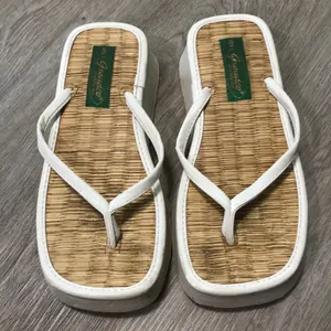 Grandco Straw Platform Flip Flops Sandals Size 6 thumbnail 3
