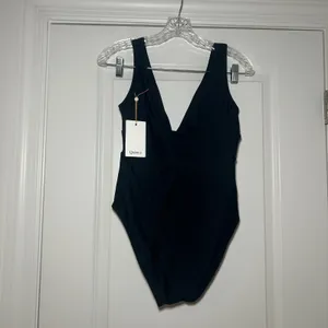 NWT Quince Italian Plunge One-Piece Swimsuit in black women's small beach basic thumbnail 5