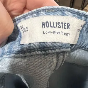 Hollister Women's Low-Rise Baggy Jeans Size 8 Blue Light Wash thumbnail 8